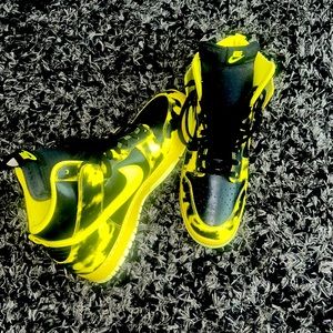 Purchased from stock x a few months ago could find anything to go with them